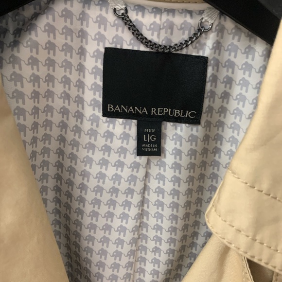 Banana Republic Fall Trench Coat - Picture 2 of 7